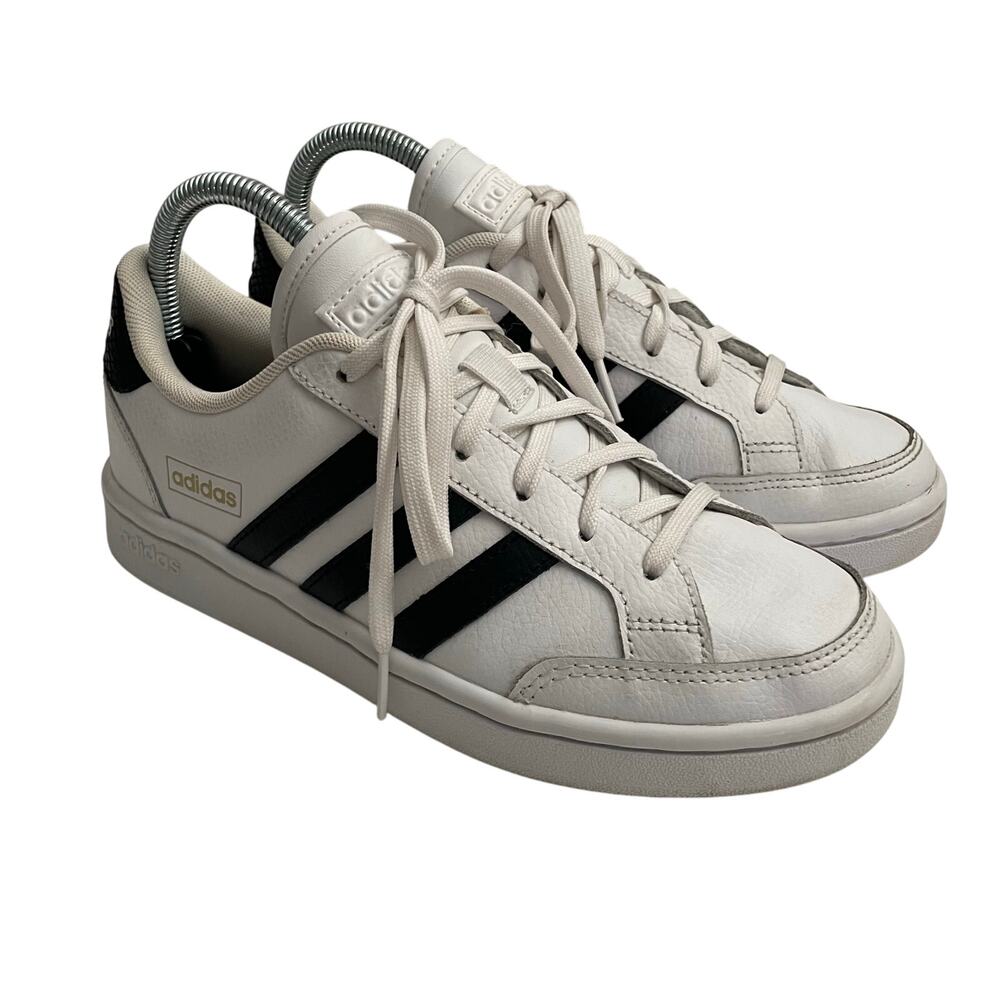 Adidas Women’s Grand Court SE Tennis Sneakers sz 6.5 White Black Gold Metallic